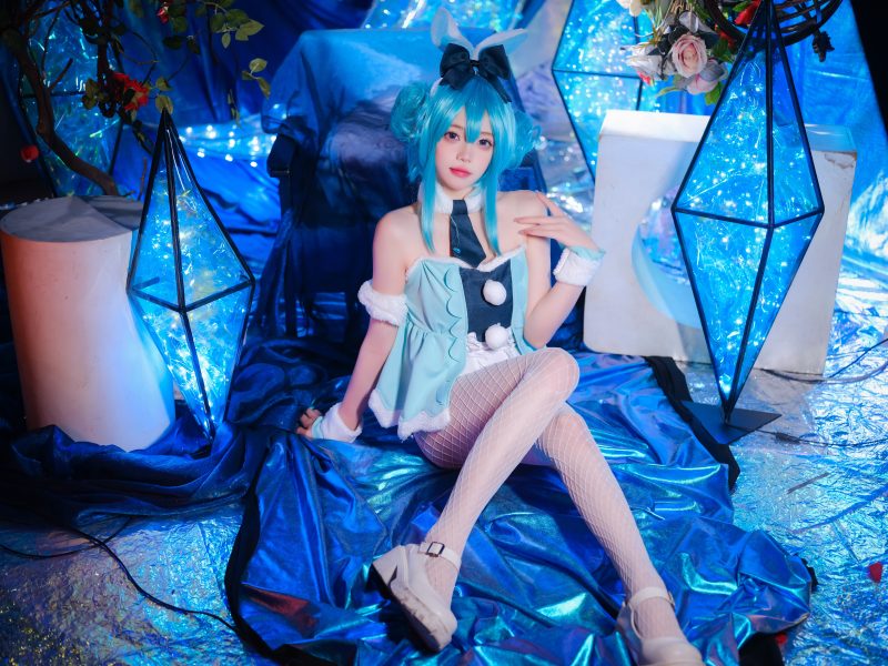 图片[1]-咬一口兔娘 - MIKU初音未来兔女郎 [13P-84MB]